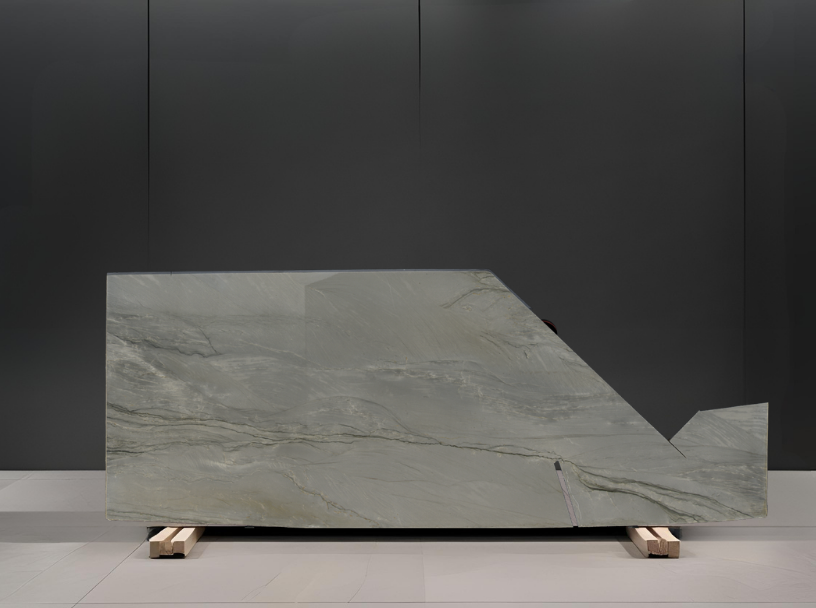 AZZUR REMNANT - QUARTZITE/ POLISHED/ 3CM