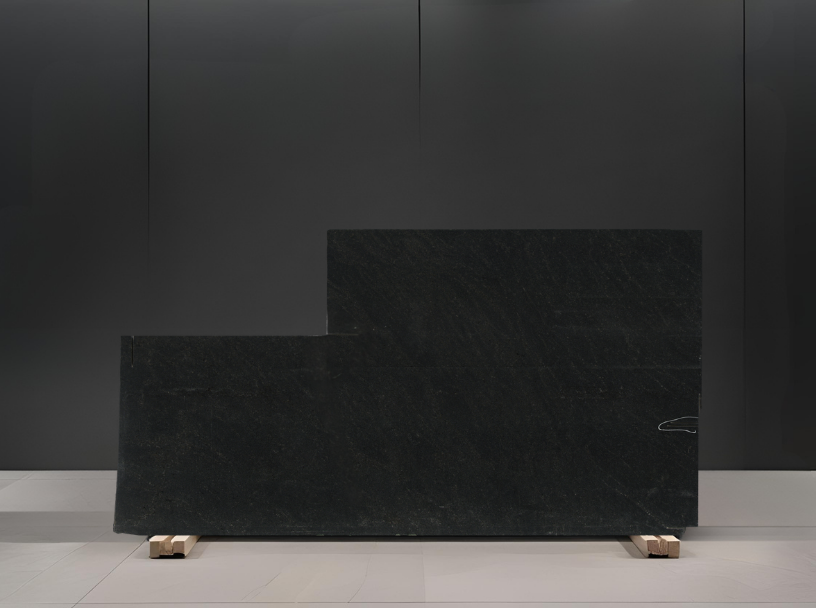 BLACK MIST REMNANT - GRANITE/ LEATHERED/ 3CM