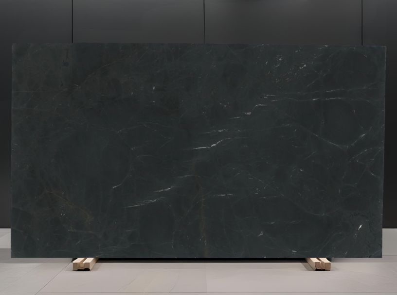 NEGRESCO / QUARTZITE - HONED 3CM