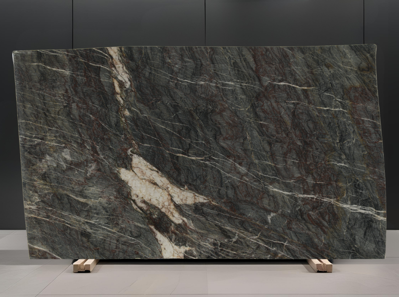 HERRERA / QUARTZITE - POLISHED 3CM