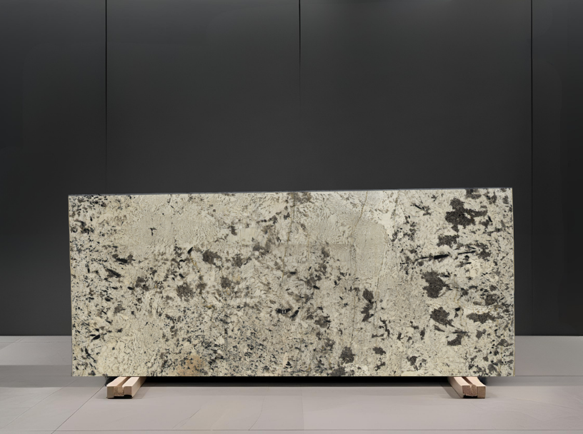 EVEREST WHITE REMNANT - GRANITE/ POLISHED/ 3CM