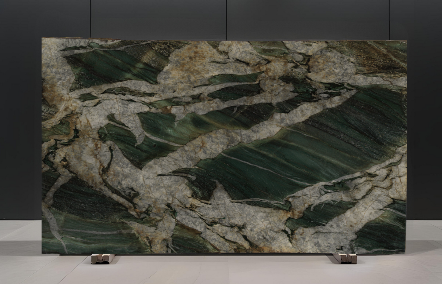 FUCHSITE CRYSTAL / QUARTZITE - POLISHED 3CM