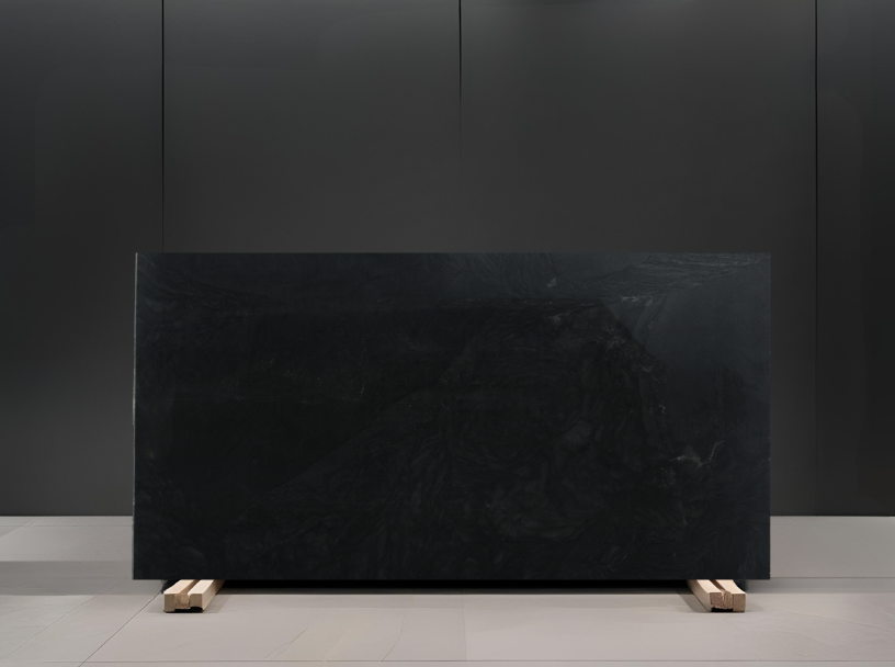JET MIST REMNANT - GRANITE/ POLISHED/ 3CM