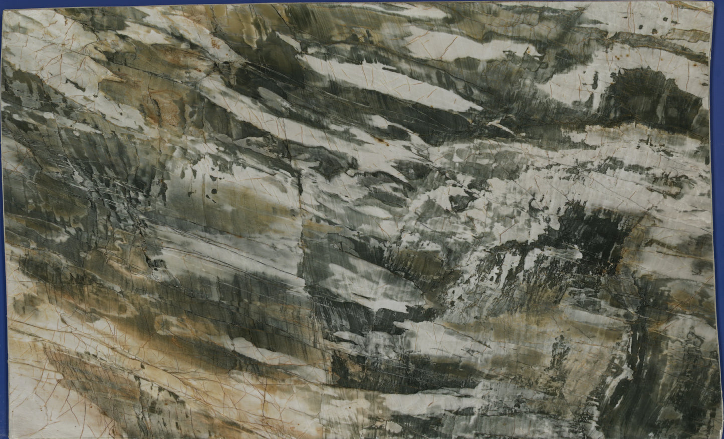 WHITE FOREST ORO / QUARTZITE - POLISHED 3CM